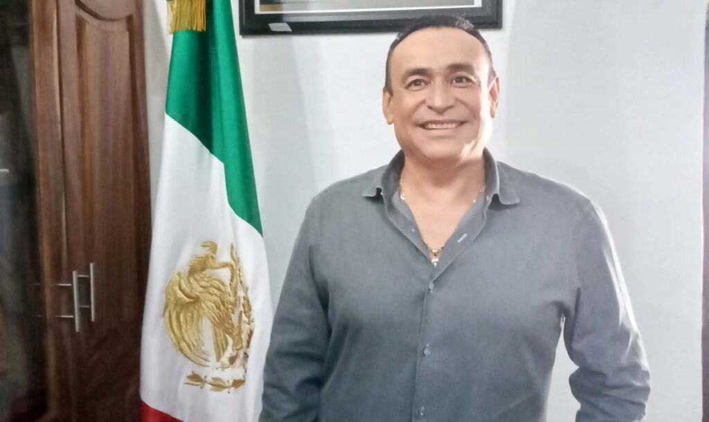 AZOYÚ JOSÉ EFRÉN LÓPEZ CORTÉS