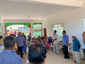 AZOYÚ ALCALDE REUNIDO CON POBLADORES DE QUETZALAPA (1)
