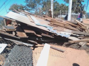 OME Casa destrozada por colonos