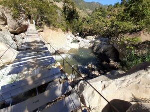 ROJA EL PUENTE