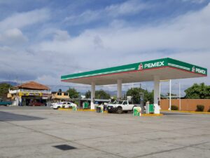 ROJA-La-gasolineria-Juquilita