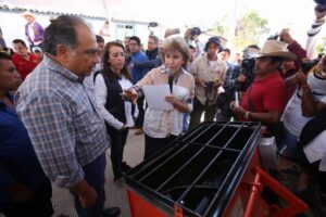 ESTADO EL GOBERNADOR Y SU ESPOSA EN ALCOZACAN