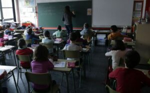 NACIONAL ESCUELAS DEBEN LUZ