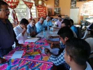 PRINCIPAL La reunión con los docentes mixtecos (2)