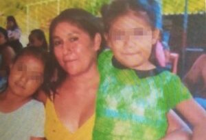 ROJA DESAPARECE MUJER CON SUS DOS HIJAS