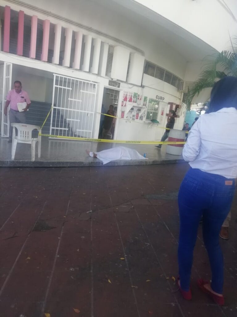 ROJA MUERE TRABAJADORA EN PALACIO MUNICIPAL DE ACAPULCO