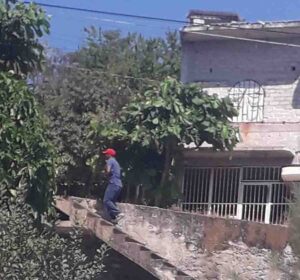 ROJA Uno de los ladrones