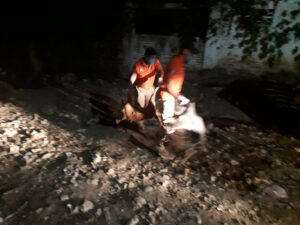 SAN LUIS PERSONAL DE PC LEVANTANDO LOS PERROS MUERTOS (1)