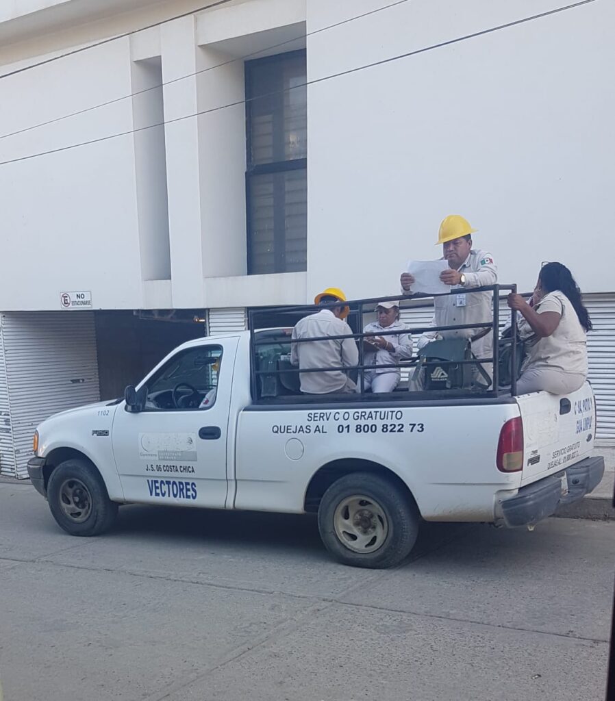 SAN LUIS TRABAJADORES DEL AREA DE VECTORES (2)