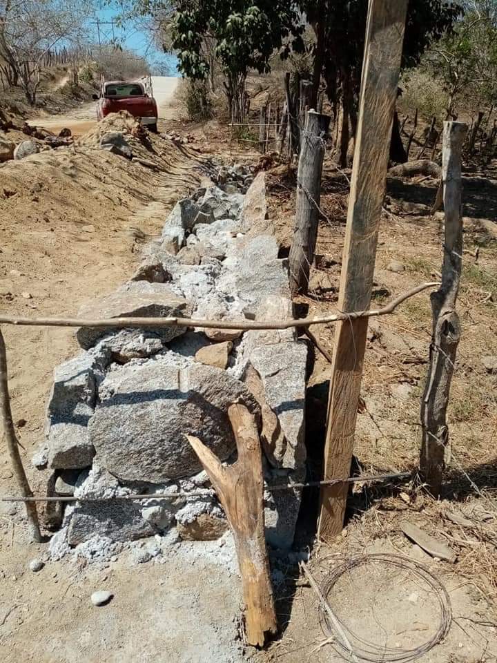 AYUTLA Obra que afecta los terrenos