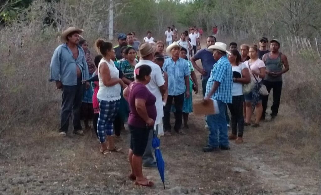 JUCHITÁN ENTREGA DE LOTES (2)