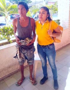 JUCHITÁN MOMENTO EN EL QUE SE ENTREGÓ AL JOVEN A SU HERMANA