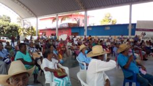 MARQUELIA adultos mayores reunidos