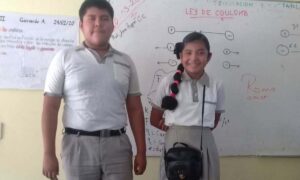 Marquelia Evelyn Clemente Aguilar, Daniel Flores Cruz alumnos de la Técnica 35