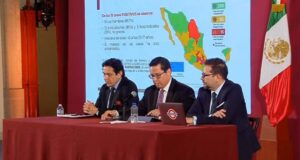 PRINCIPAL autoridades en conferencia de prensa