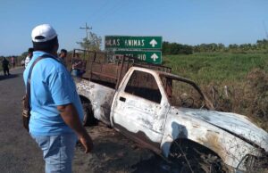 ROJA LA CAMIONETA