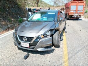 ROJA NISSAN VERSA RESPONSABLE