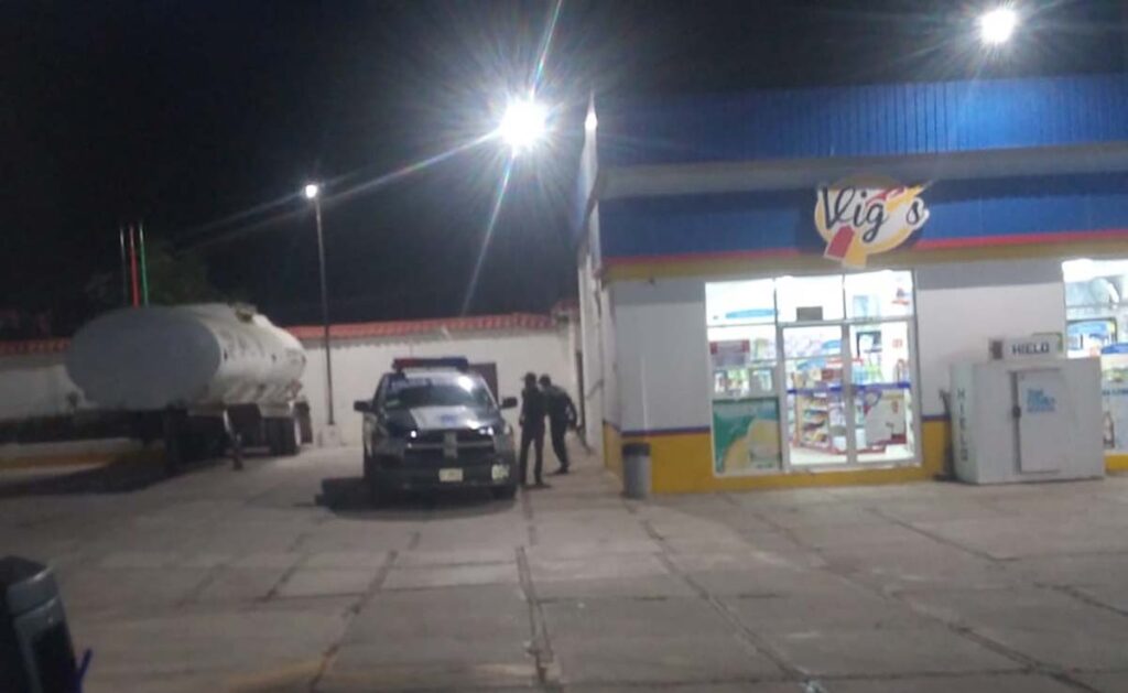 ROJA Se encontraban ingiriendo bebidas alcohólicas aun lado del Vigs (3)