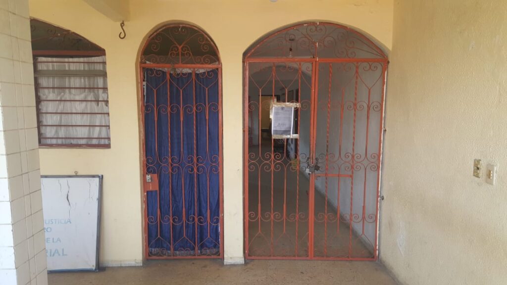 SAN MARCOS LAS OFICINAS CERRADAS