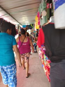 AYUTLA Gente comprando