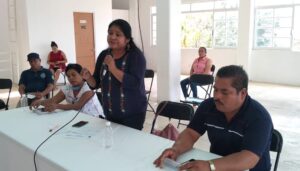 ILIATENCO Ruperta Nicolás Hilario, con la regidra y directo de salud de Iliatenco