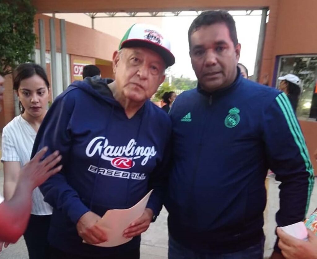 OME Andrés Manuel López Obrador y Efrén Adame Montalván