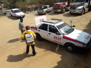 OME Desinfectan taxis foráneos (2)