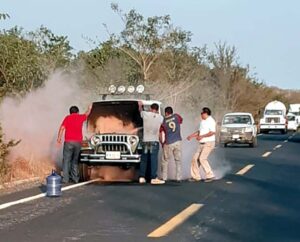 ROJA EL JEEP