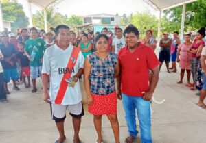 MARQUELIA PEDRO LEYVA ACOMPAÑADO DE SU COMITÉ