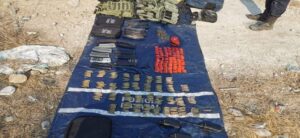 ROJA ASEGURAN AUTO CON ARMAS EN LA UNION (2)