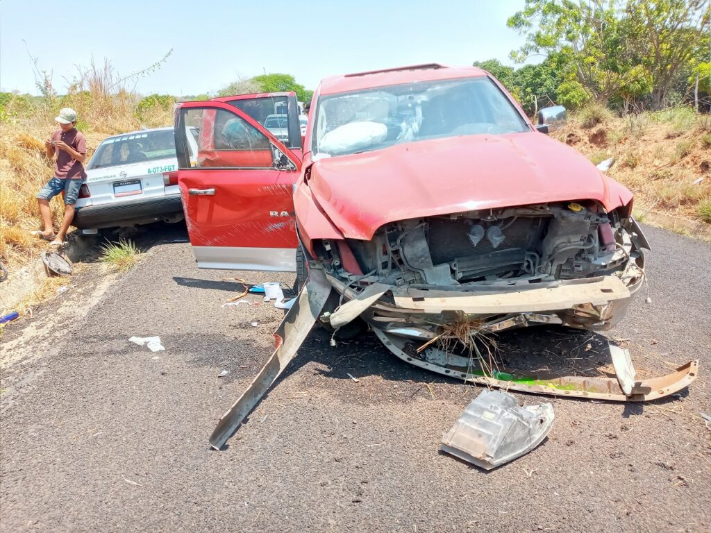 ROJA CAMIONETA