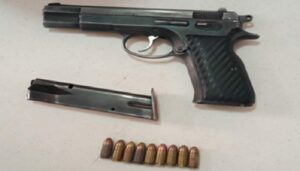 ROJA CAPTURADO CON ARMAS (2)