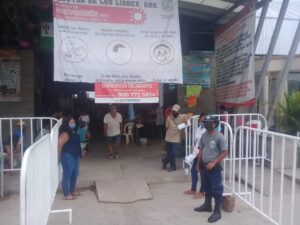 AYUTLA Retén a la entrada del mercado