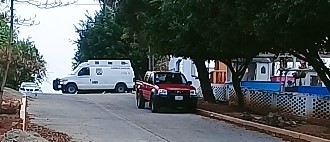 PRINCPAL AMBULANCIA TRASLADANDO EL CUERPO AL PANTEON