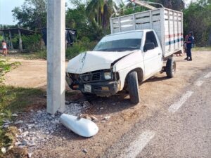 ROJA DAÑOS EN EL POSTE Y LA UNIDAD
