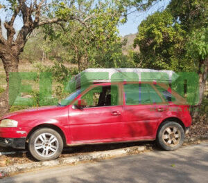 ROJA El automóvil en la carretera (1)