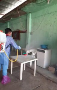 ROJA Elementos de PC sanitizando el lugar