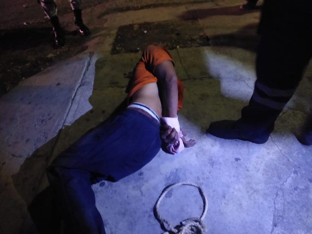 ROJA LO GOLPEAN AMARRAN Y TIRAN