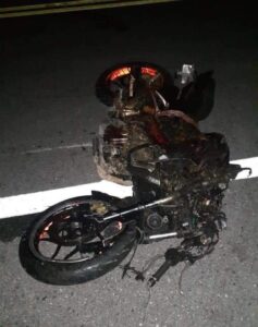 ROJA MUERE PAREJA AL CHOCAR CON UN CABALLO (1)