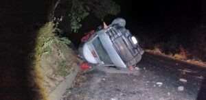 ROJA VUELCA UNA PIPA EN LA AYUTLA CRUZ GRANDE