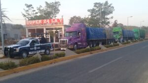 SAN LUIS LOS TRES TRAILERS PATRULLADOS POR LA POLICIA MUNICIPAL