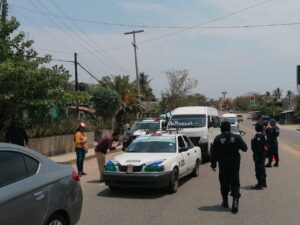 SAN MARCOS LOS UNIFORMADOS DANDO LAS RECOMENDACIONES (1)