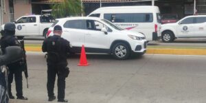 roja su coche (2)