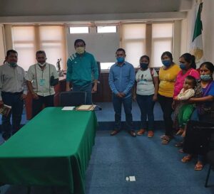 AYUTLA Personal de derechos humanos con familiares