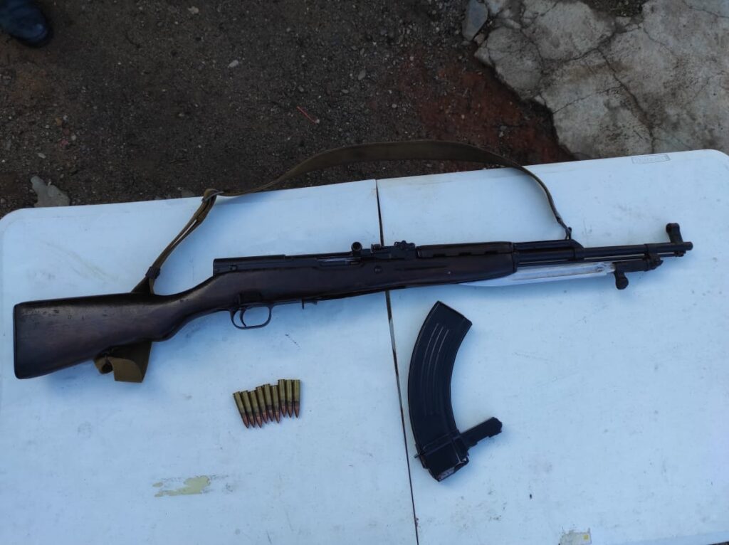ROJA ARMA ASEGURADA