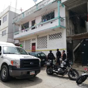 ROJA JOVEN COLGADO EN SU DOMICILIO