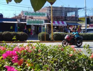 MARQUELIA MOTOCICLISTAS SIN CASCO (1)