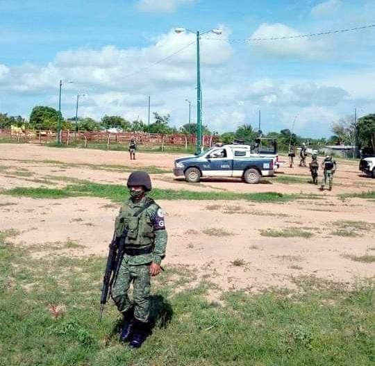 ROJA GUARDIA NACIONAL EN LAS INSTALACIONES DEL CORRAL DE TOROS (2)