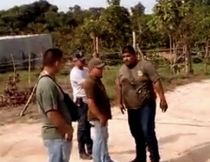 ROJA POLICÍAS CIUDADANOS DURANTE EL DESALOJO VIOLENTO