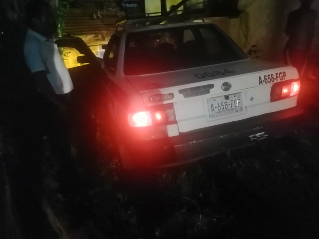 ROJA Taxi del sitio esfuerzo y progreso (1)